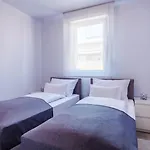 Hermosa Luxury Apartment